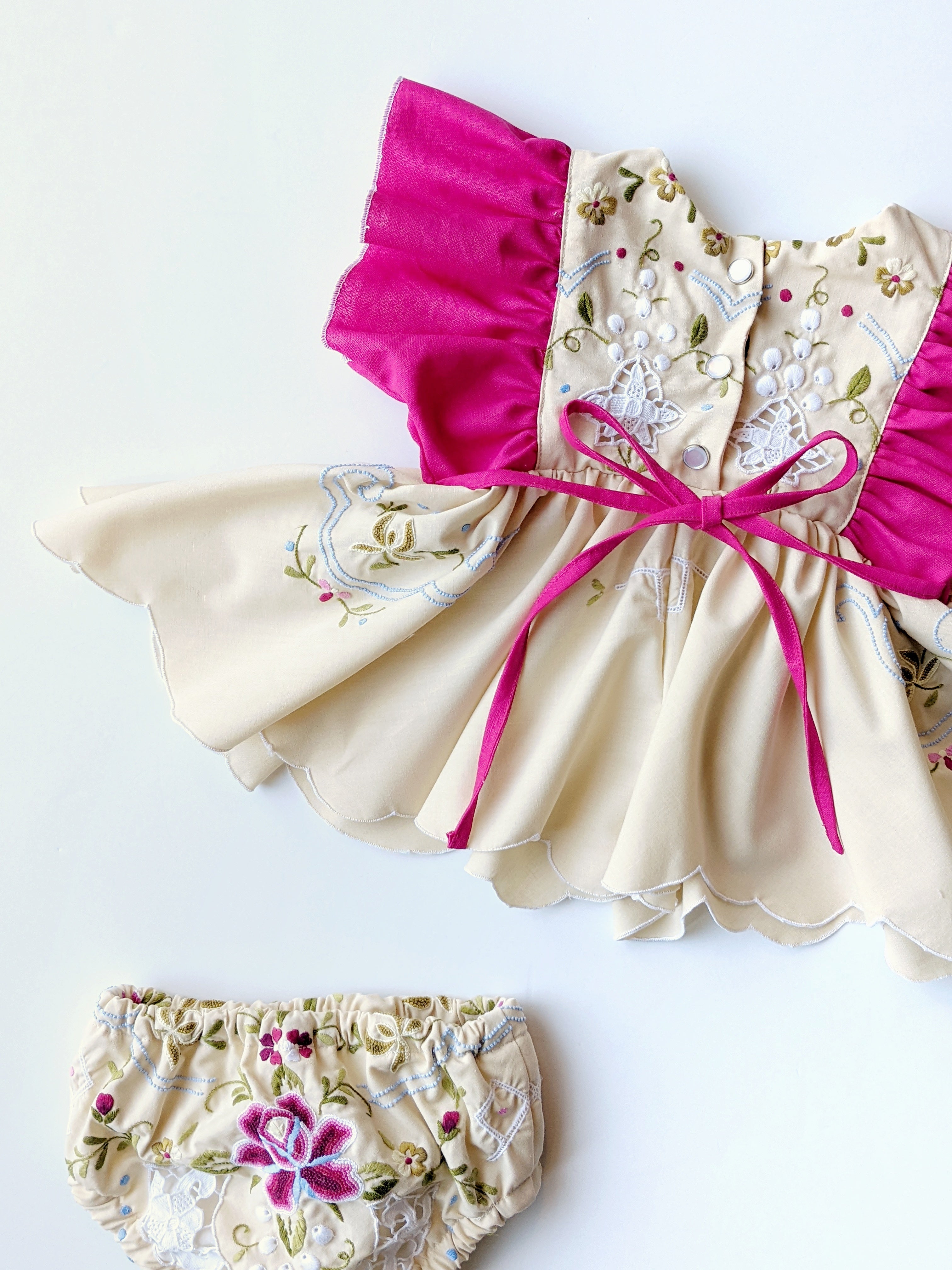 "Camellia" style dress + bloomers set - Size 6/12 months